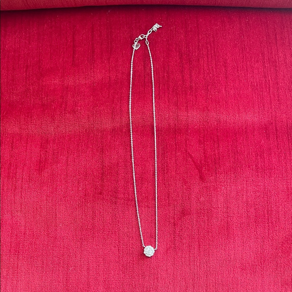 Stella and Dot Elegant Silver Necklace with Pendant
Great for Holidays